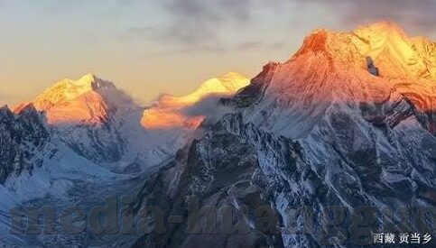 秋霞麻豆精选AV-秋霞麻豆，展现生活美学与艺术情感的精致界面